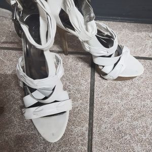 Guess strappy high heals